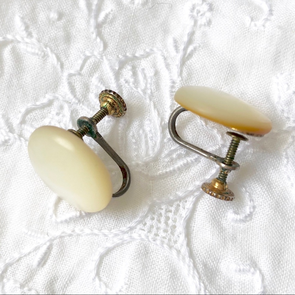 HOST PICK! Vintage Mother of Pearl Button Earrings - Picture 5 of 6